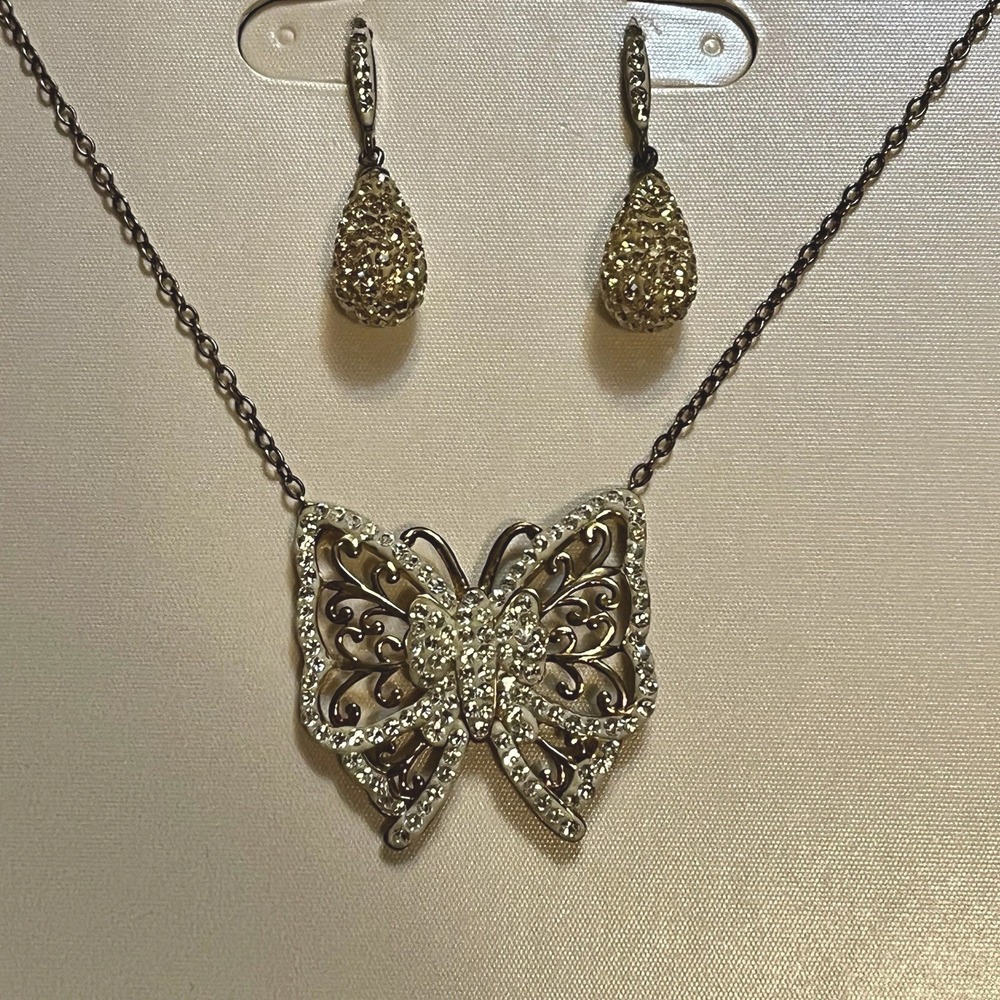 Butterfly Rhinestone Bling Necklace  & Earrings‎ Set Jewelry Boxed Set Mom Wife